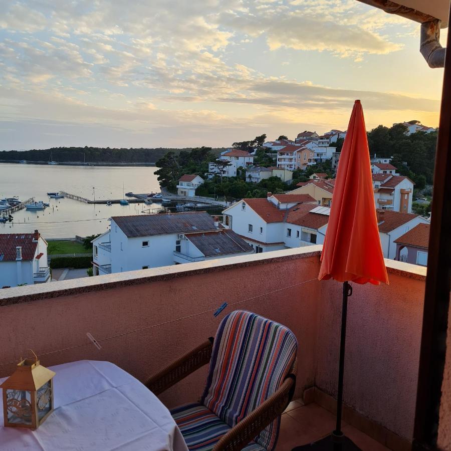 Haus Mandarina Lägenhet Palit Exteriör bild